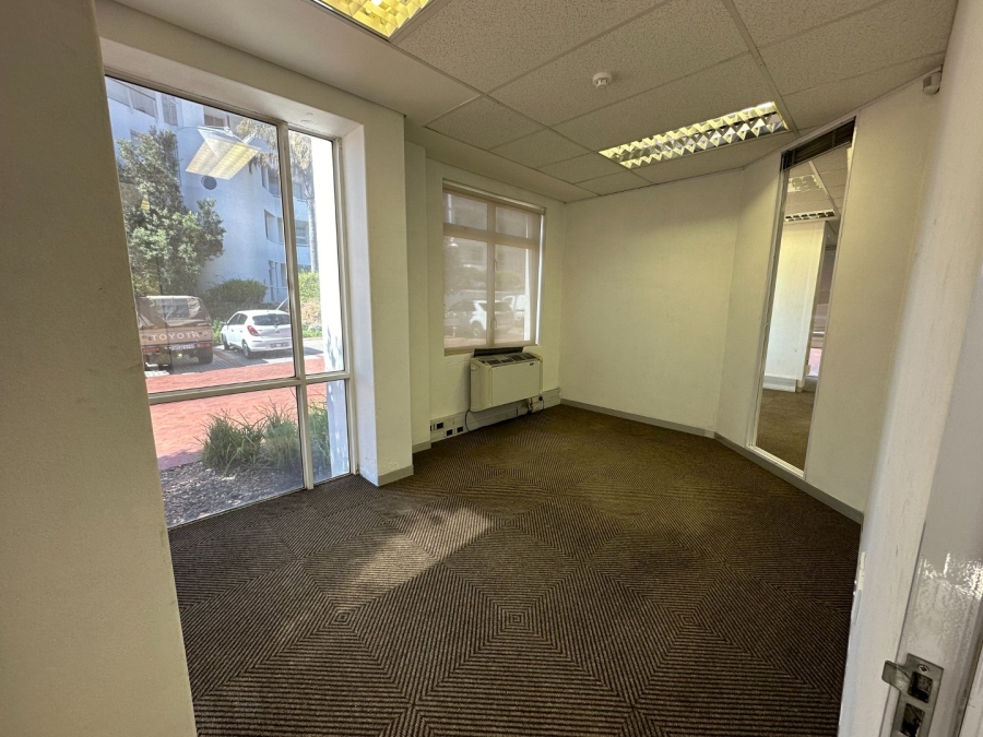 To Let commercial Property for Rent in Mouille Point Western Cape